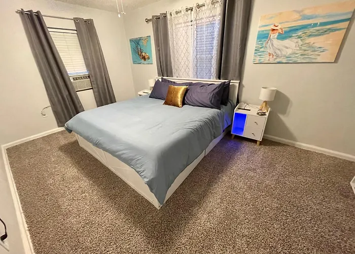 Pet Friendly, 5 Minutes To Town, 20 Miles To The * Pensacola