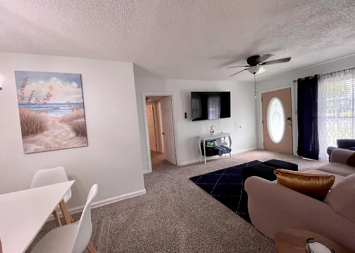 Pet Friendly, 5 Minutes To Town, 20 Miles To The Pensacola