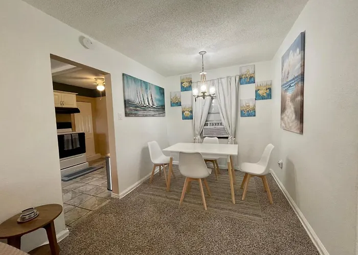 Pet Friendly, 5 Minutes To Town, 20 Miles To The Pensacola