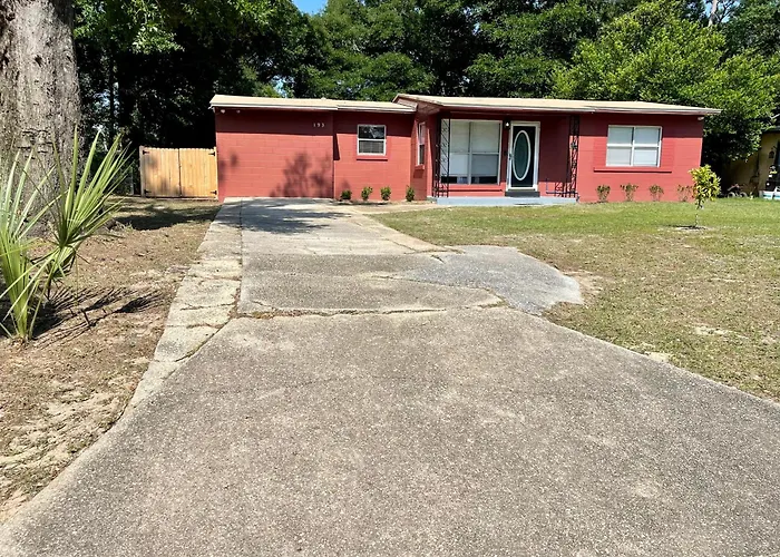 Holiday home Pet Friendly, 5 Minutes To Town, 20 Miles To The *